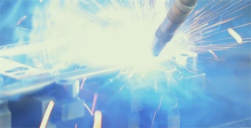 世界博弈制造業(yè)，看中國如何“披荊斬棘”